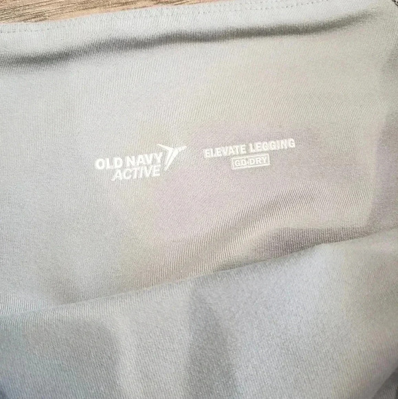 Old Navy Active Wear Gray Camo Elevate Leggings Size Medium - Picture 4 of 8